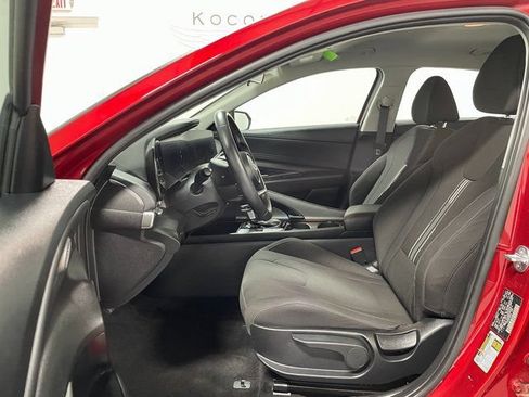 Used 2023 Hyundai Elantra SEL w/ Convenience Package FWD image 14