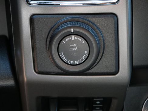 Used 2021 Ford Expedition XLT AWD/4WD image 23