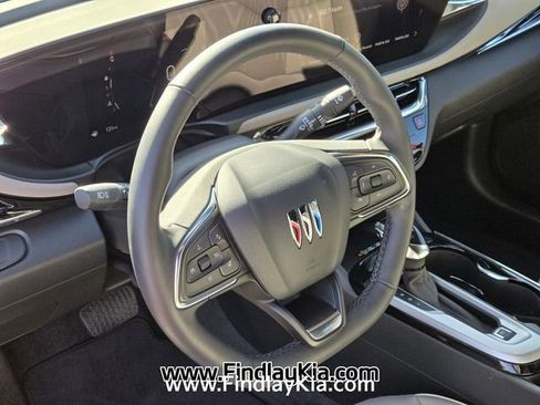 Used 2025 Buick Envista Avenir FWD image 23