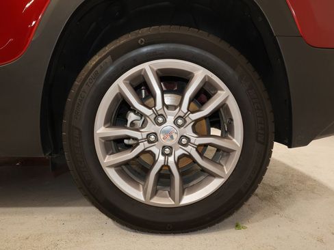 Certified 2024 GMC Terrain SLT w/ Infotainment Package II AWD/4WD image 33