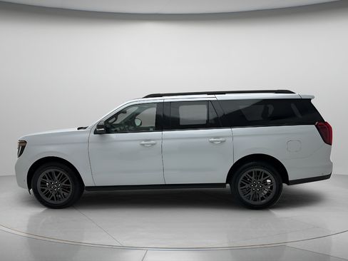 Used 2025 Ford Expedition Max Platinum w/ Stealth Performance Package AWD/4WD image 8