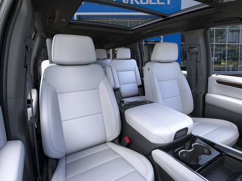 New 2026 Chevrolet Suburban Premier AWD/4WD image 16
