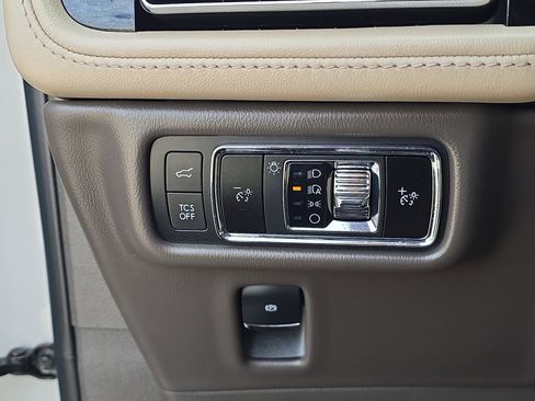 Used 2022 Lincoln Nautilus Reserve AWD/4WD image 22