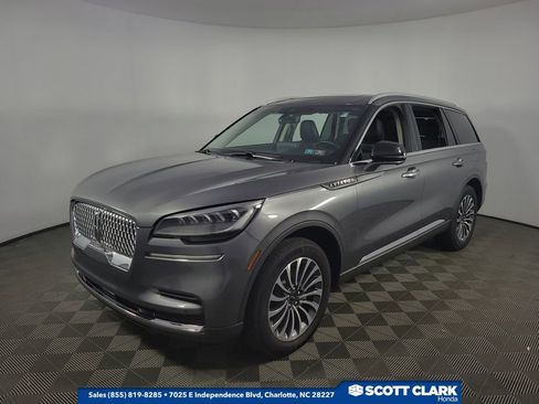 Used 2023 Lincoln Aviator Reserve w/ Elements Package Plus image 3