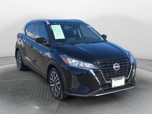 Used 2023 Nissan Kicks SV image 7