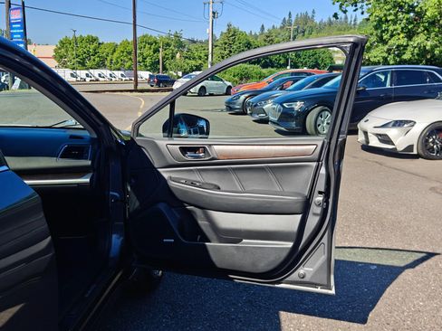 Used 2018 Subaru Outback 2.5i Limited AWD/4WD image 25
