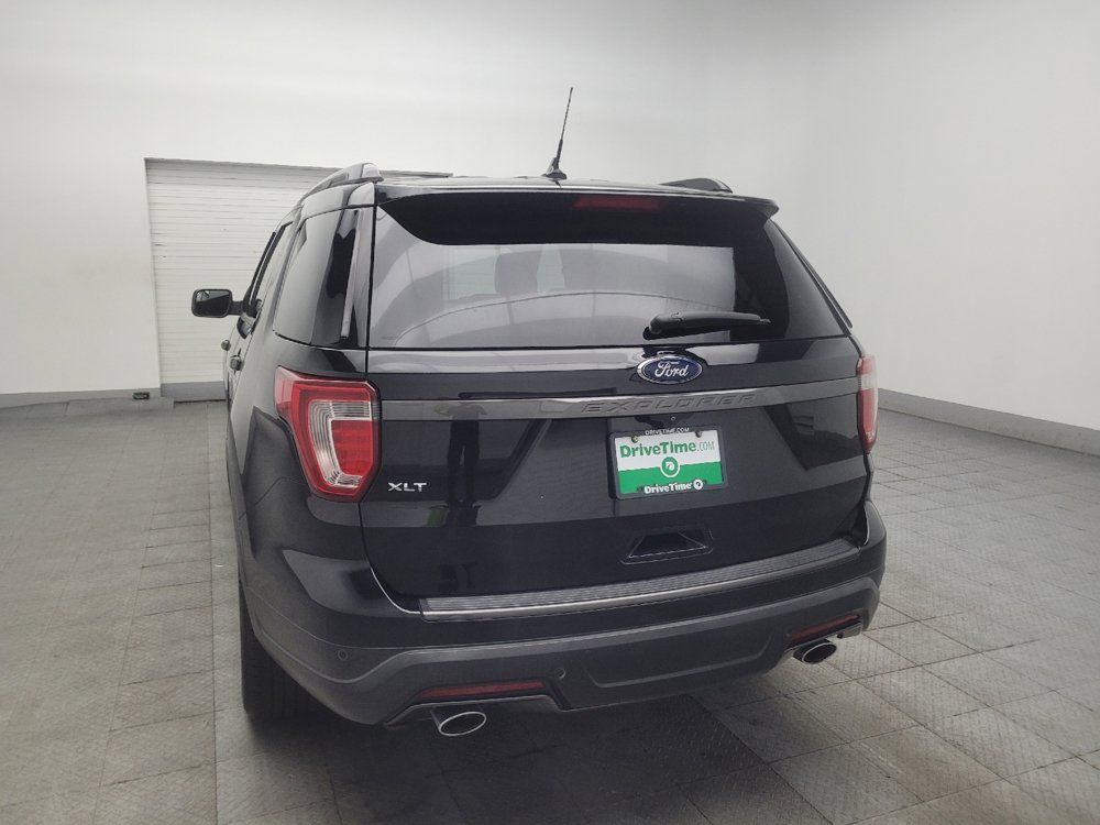 Used 2018 Ford Explorer XLT w/ Equipment Group 202A FWD image 6