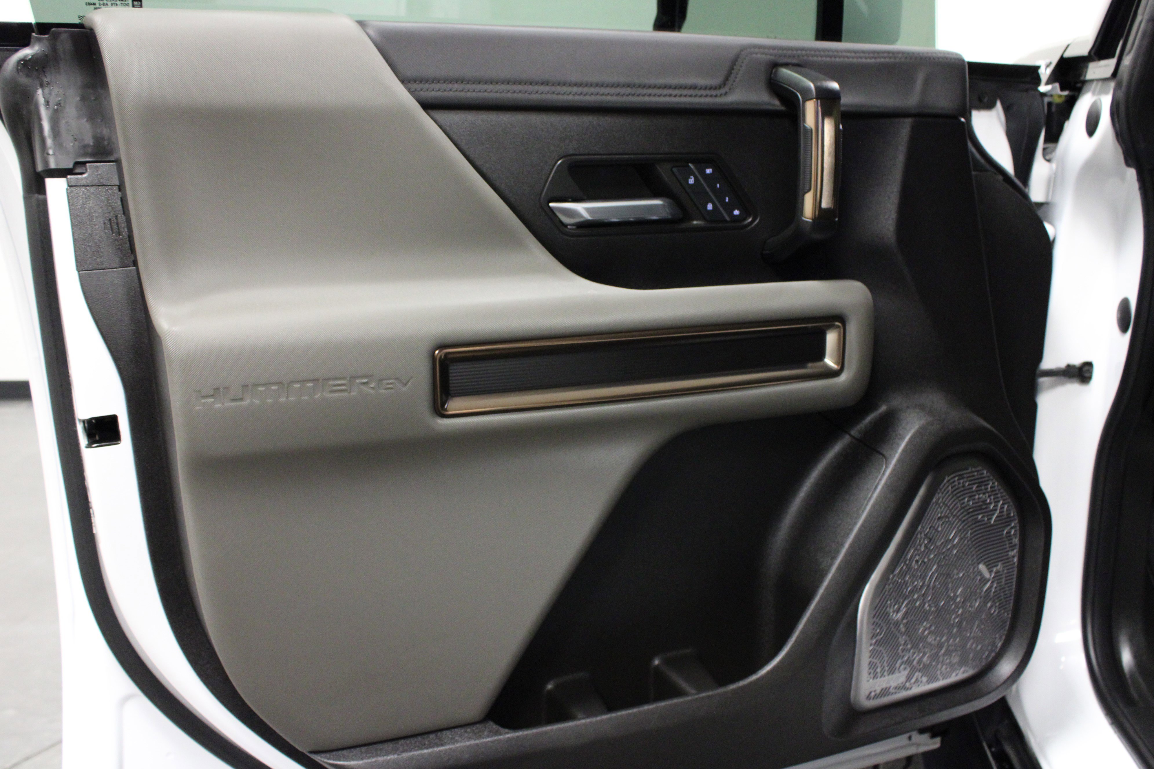 Used 2025 GMC Hummer EV 3X AWD/4WD image 11