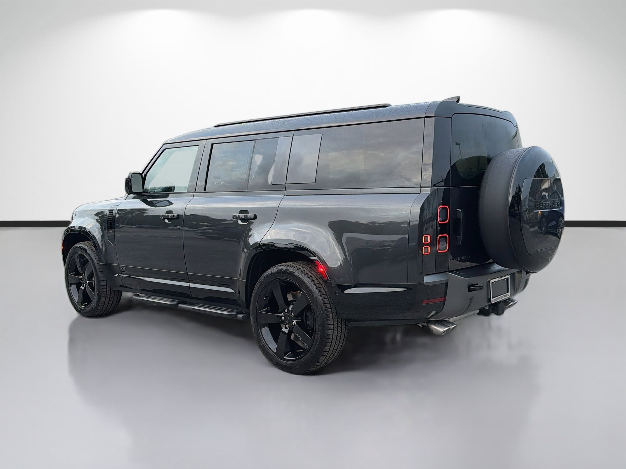 New 2026 Land Rover Defender 130 V8 AWD/4WD image 3