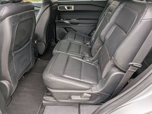 Used 2020 Ford Explorer XLT w/ Equipment Group 202A AWD/4WD image 27