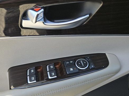 Used 2019 Kia Sorento EX image 30