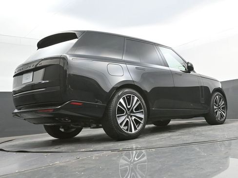 New 2025 Land Rover Range Rover SE image 38