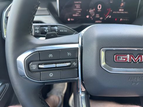 Used 2026 GMC Acadia Elevation w/ Elevation Premium Package FWD image 27