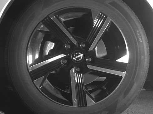Used 2025 Nissan Sentra SV FWD image 12