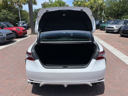 Used 2018 Toyota Camry XSE FWD image 32
