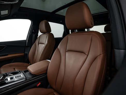 Used 2021 Audi Q7 3.0T Premium image 16