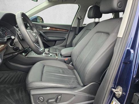 Used 2019 Audi Q5 Premium image 17