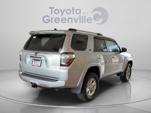 Certified 2021 Toyota 4Runner SR5 AWD/4WD image 6