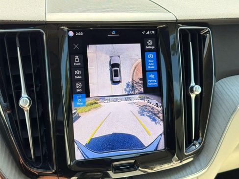 Used 2024 Volvo XC60 B5 Plus w/ Protection Package Premier AWD/4WD image 17