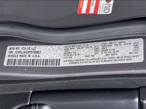 Used 2023 Jeep Grand Cherokee L Laredo image 37