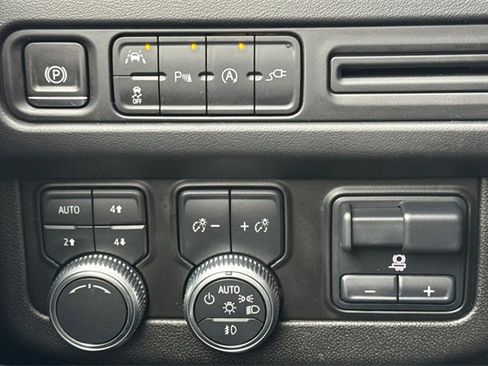 Used 2021 GMC Yukon SLT w/ SLT Luxury Plus Package image 43