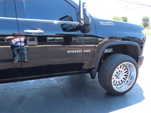 Used 2020 Chevrolet Silverado 2500 High Country w/ Z71 Off-Road Package AWD/4WD image 24