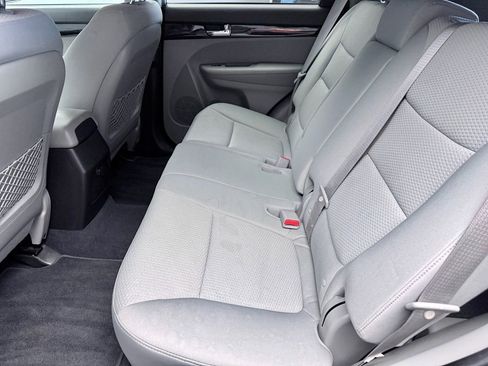 Used 2011 Kia Sorento LX w/ Convenience Pkg AWD/4WD image 14