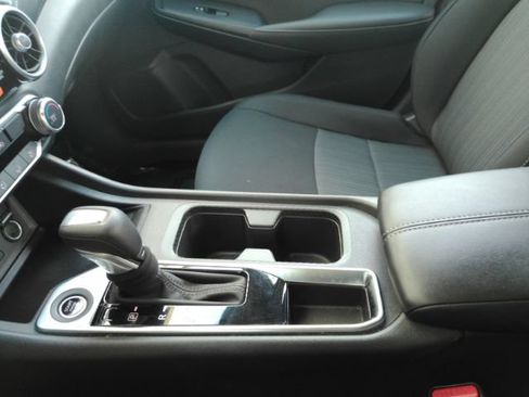 Used 2025 Nissan Sentra SV FWD image 38