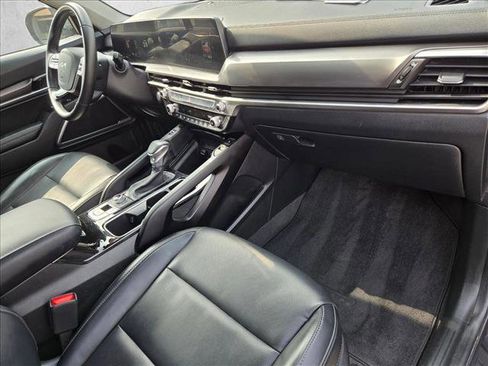 Used 2025 Kia Telluride S AWD/4WD image 23