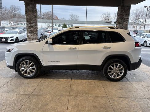 Used 2019 Jeep Cherokee Limited image 9