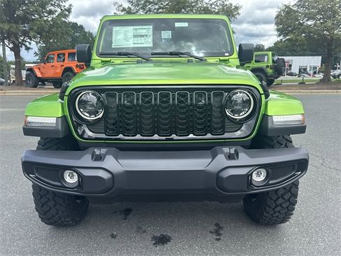 New 2025 Jeep Gladiator Willys image 16