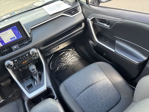 Used 2023 Toyota RAV4 XLE AWD/4WD image 15