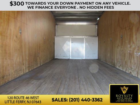 Used 2018 Ford E-350 and Econoline 350 Super Duty image 14