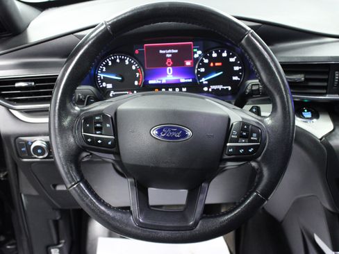 Used 2020 Ford Explorer XLT w/ Equipment Group 202A AWD/4WD image 18