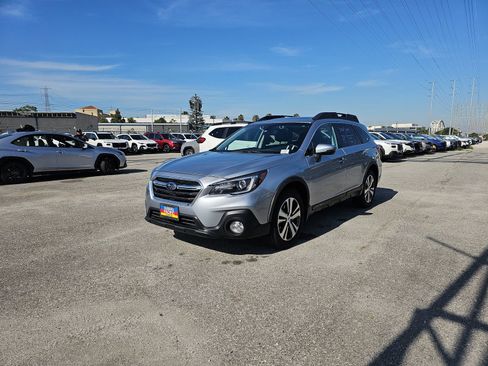 Used 2019 Subaru Outback 3.6R Limited w/ Popular Package #2 image 3