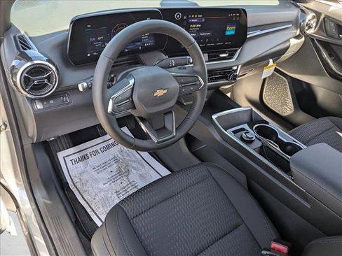 New 2026 Chevrolet Equinox LT w/ Safety and Technology Package FWD image 3