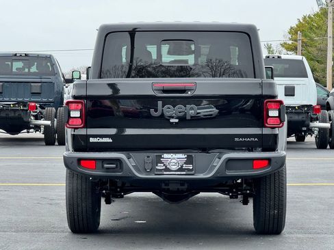 New 2026 Jeep Gladiator Sport AWD/4WD image 6
