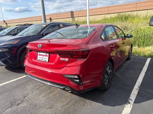 Used 2021 Kia Forte LXS FWD image 2