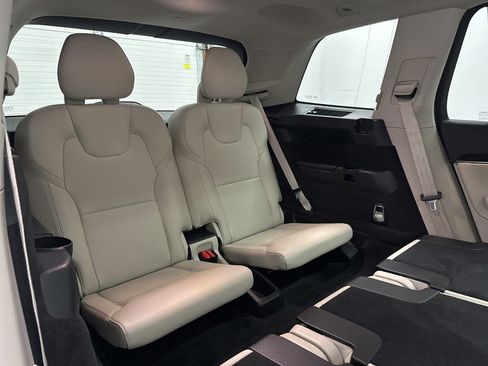 Used 2017 Volvo XC90 T6 Momentum w/ Vision Package AWD/4WD image 17