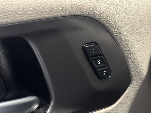 Used 2019 Chrysler Pacifica Limited image 28