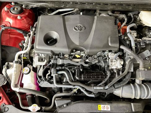 Used 2025 Toyota Camry SE FWD image 31
