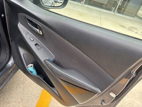 Used 2017 Toyota Yaris iA image 28