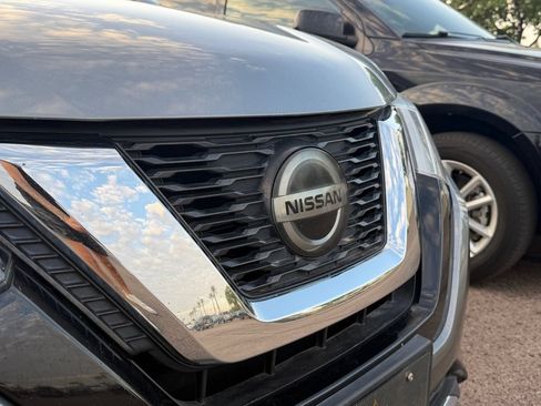 Used 2018 Nissan Rogue S FWD image 7