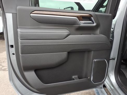 New 2026 GMC Sierra 2500 SLE w/ SLE Value Package; image 17