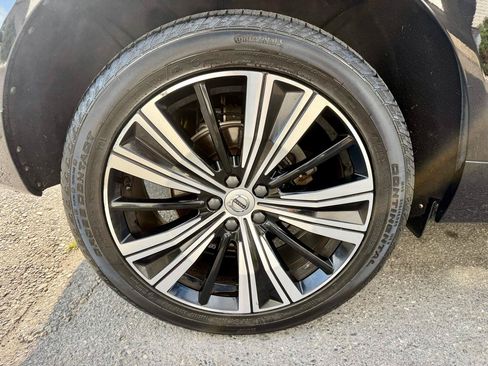 Used 2022 Volvo XC60 B5 Inscription w/ Climate Package AWD/4WD image 12