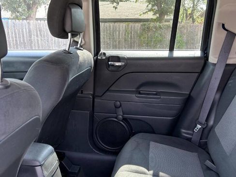 Used 2016 Jeep Patriot Sport image 13