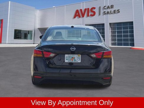 Used 2025 Nissan Altima 2.5 SV FWD image 7