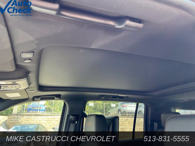Used 2024 Chevrolet Suburban High Country w/ Advanced Technology Package AWD/4WD image 13