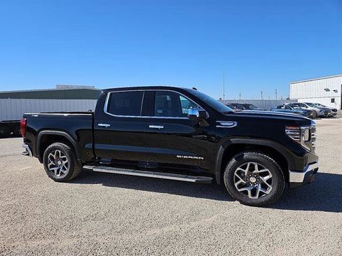 New 2026 GMC Sierra 1500 SLT image 6