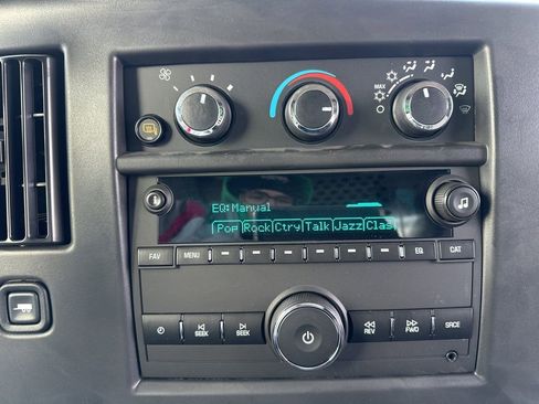 Used 2025 Chevrolet Express 2500 Extended w/ Communications Package image 31